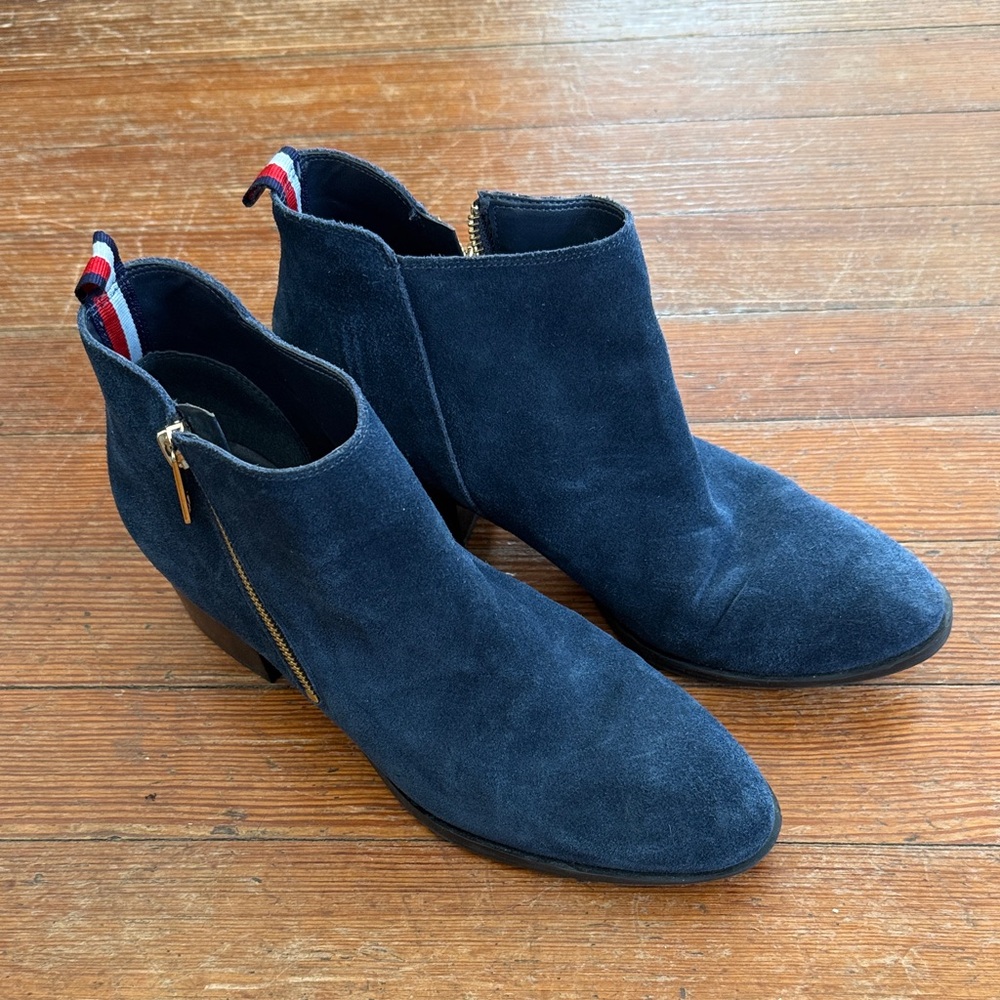 Tommy Hilfiger suede blue booties women’s 8